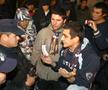 George Simion se războiește cu jandarmii, înaintea meciului România - Franța din octombrie 2008