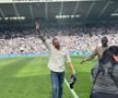 L-ai recunoaște din prima? După 7 sezoane jucate în Premier League, cântă la chitară pe străzile orașului » Reacția trecătorilor