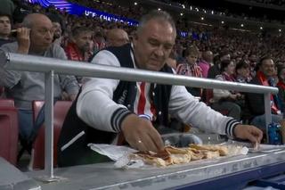 Incredibil ce făcea un fan al lui Atletico în timpul meciului! » Scena a devenit virală