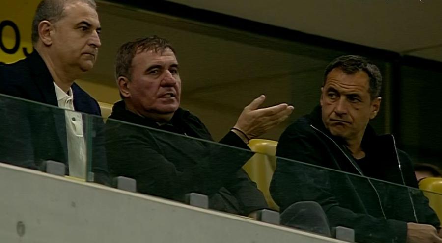 Cătălin Anghel, primul din dreapta Îi pune pe picioare Hodorogea » Gică Hagi a curățat staff-ul lui Lucescu și și-a adus oamenii. „Ăsta e respectul pentru 20 de ani la echipele naționale”