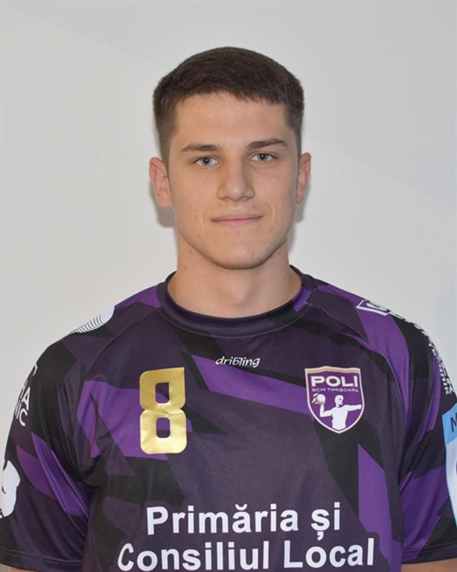 Răzvan Trif, handbalistul implicat în acest caz // FOTO: eurohandball.com Caz incredibil: selecționerul României, George Buricea, suspendat de ANAD! „De azi nu mai este la antrenamente” » Cum se apără tehnicianul