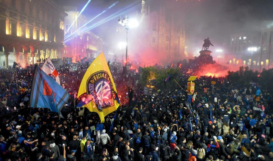 Suporterii lui Inter sunt așteptați să invadeze Piazza Duomo în cazul unui succes cu Parma Inter, decizie de ultimă oră înaintea meciului de titlu cu Parma » Suporterii nerazzurri primesc o veste nesperată