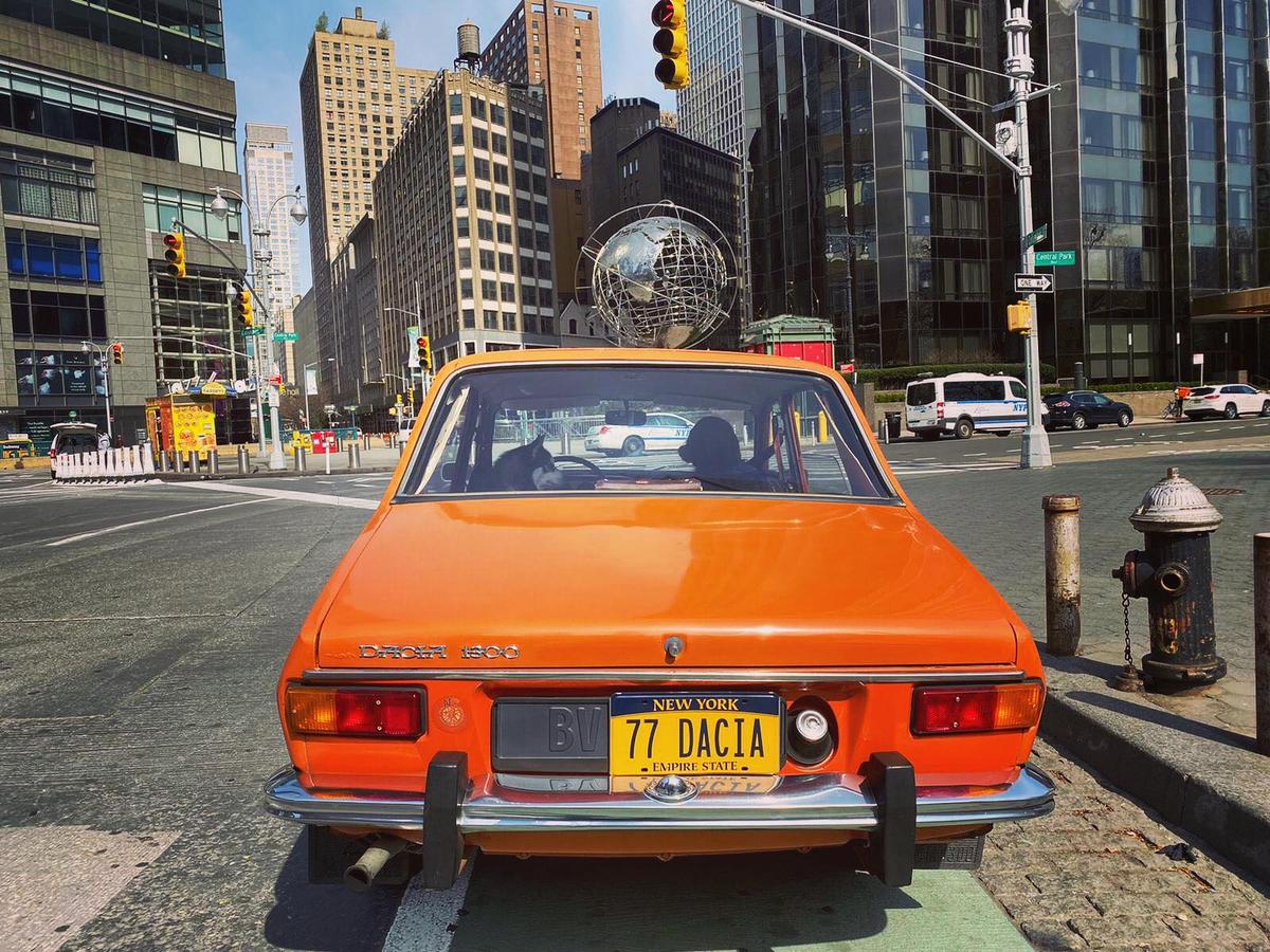 FOTO Cu Dacia 1300 pe străzile din New York