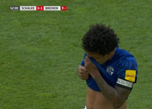 Weston McKennie (21 de ani) a purtat o banderolă pe care scria „Dreptate pentru George”