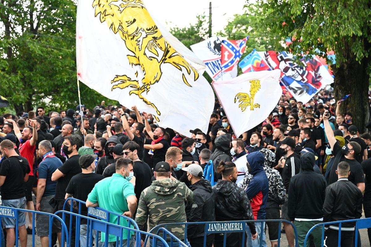 CS Afumați - CSA Steaua, fani și jandarmi