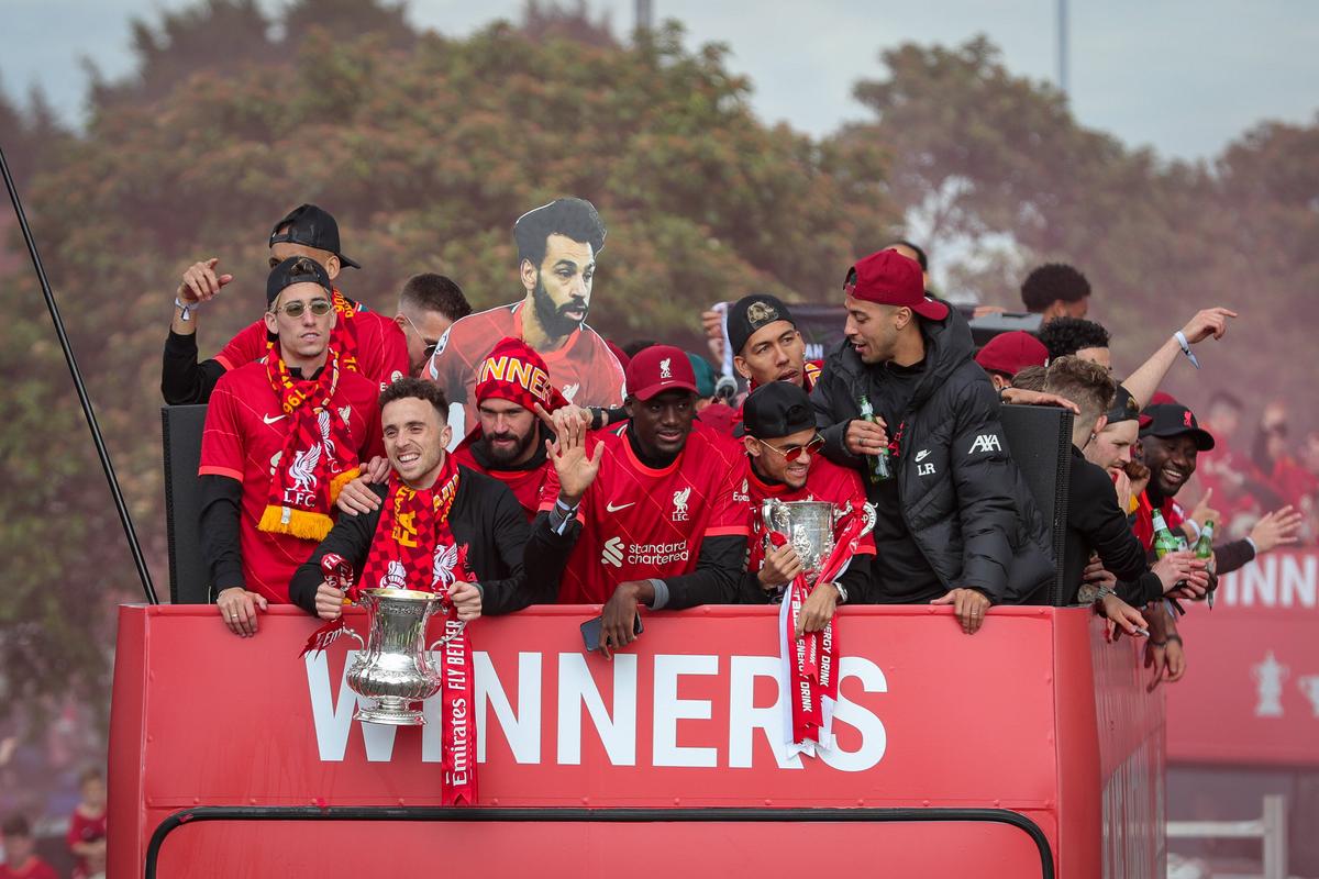 Liverpool, paradă în oraș după finala pierdută cu Real Madrid » Mii de fani au venit să-i aplaude pe jucători