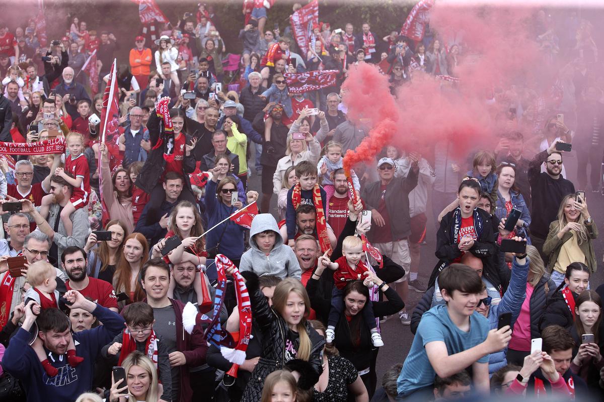 Liverpool, paradă în oraș după finala pierdută cu Real Madrid » Mii de fani au venit să-i aplaude pe jucători