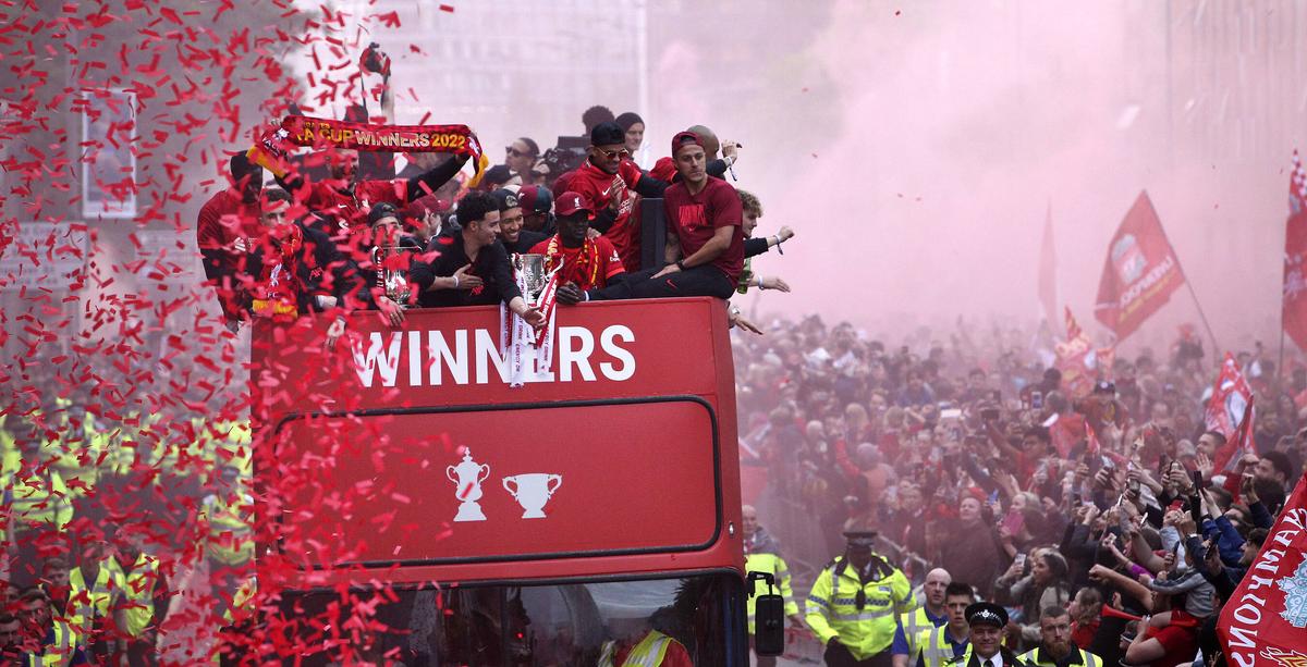 Liverpool, paradă în oraș după finala pierdută cu Real Madrid » Mii de fani au venit să-i aplaude pe jucători