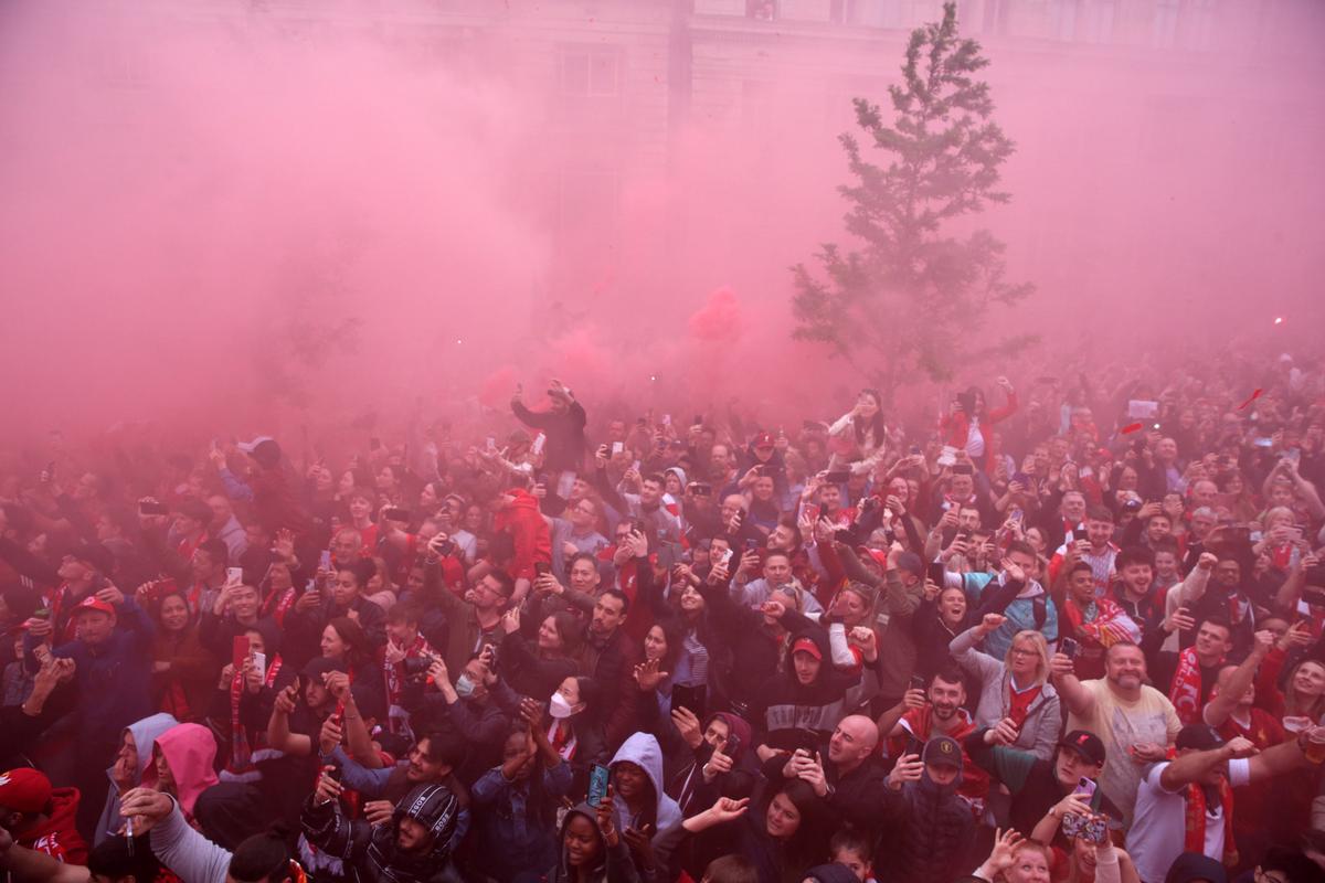 Liverpool, paradă în oraș după finala pierdută cu Real Madrid » Mii de fani au venit să-i aplaude pe jucători