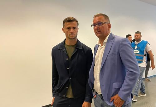 Andrei Nicolescu a oferit o reacție dură după ce au apărut informații că fostul șef al „câinilor” vrea să ofere 10.000 de euro bonus pentru echipa lui Ovidiu Burcă în cazul promovării.