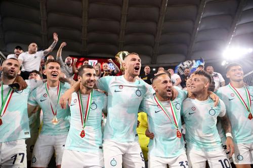Edin Dzeko, cu numărul 9 / FOTO: GettyImages