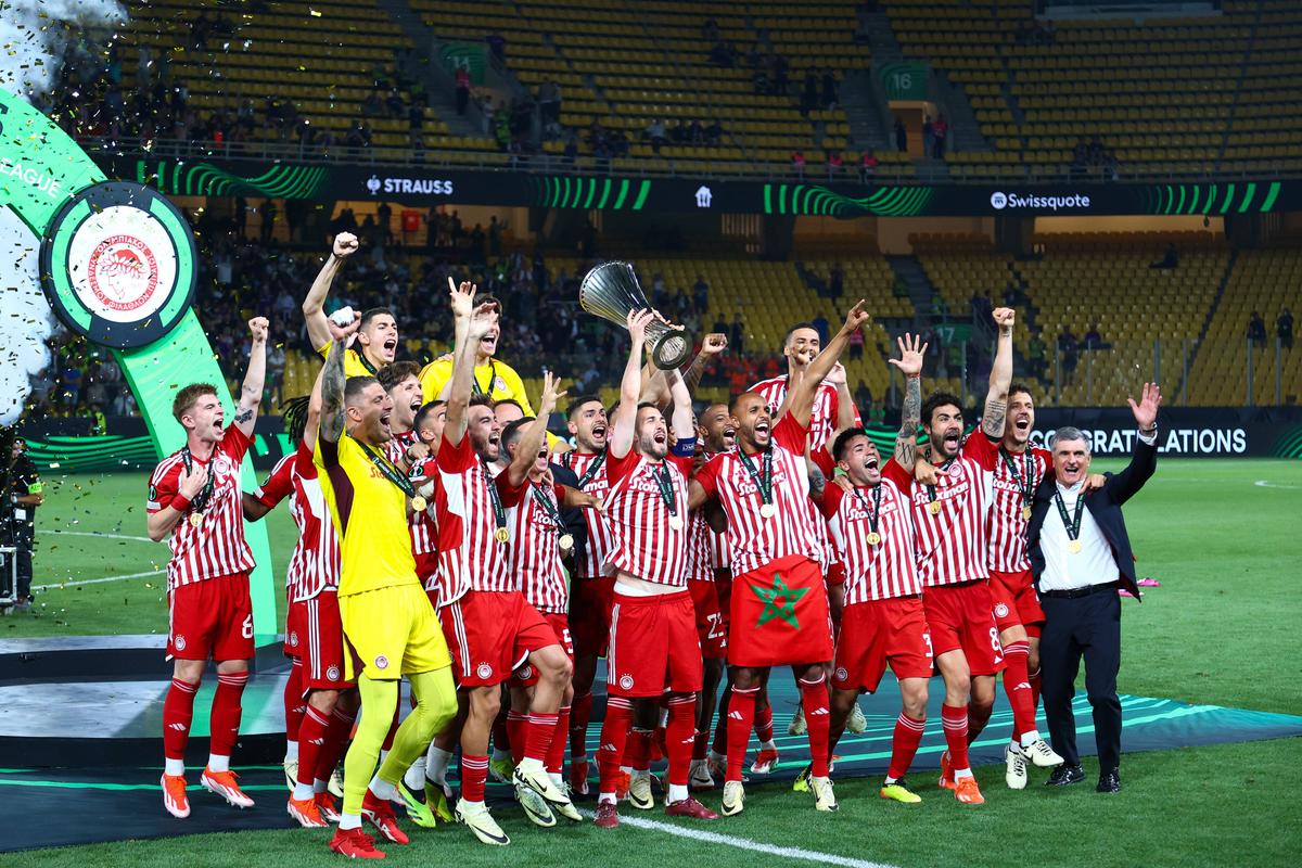 Zeii au decis: Cupa coboară în Port! Olympiakos trece de Fiorentina în prelungiri » Nebunie la Atena