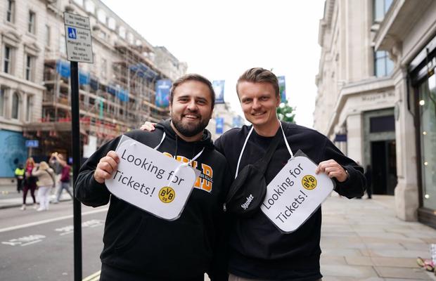 Echipa GSP a ajuns la Londra, pentru marea finală de pe Wembley » Prețurile efectiv au „explodat”! Cu cât se vinde un bilet pe piața neagră, la Dortmund - Real Madrid