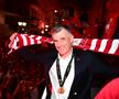 Să vină banii! Cât vor lua jucătorii lui Olympiakos după finala Conference League + Nebunie în Grecia după câștigarea trofeului