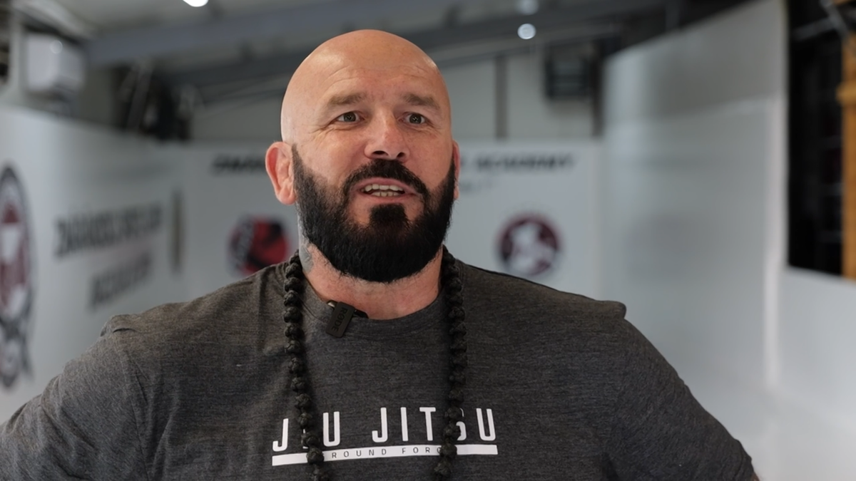 „Doar fast-food și gadgeturi?! Pe mine m-a motivat foamea” » Rețeta „profesorului de jiu-jitsu” Cătălin Zmărăndescu: „Când copilul șchioapătă la școală – OUT! Dacă e scandalagiu – automat OUT!”