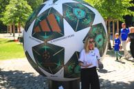 Gazeta a ajuns la finala Champions League! Festival inedit: masaj gratis, un portar-robot, iar cash-ul e interzis! Kaka, Cafu, Figo sau Seedorf întâmpină fanii