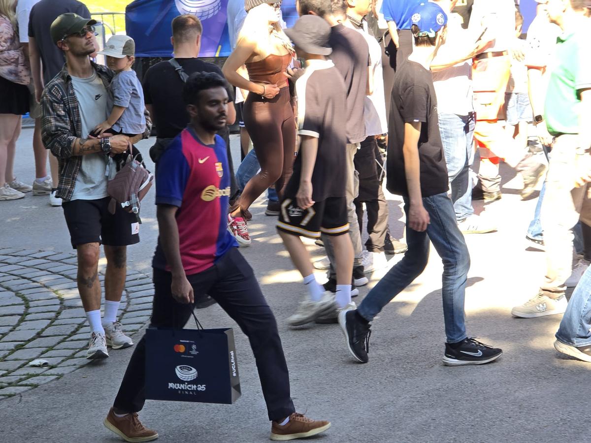 Țeapă! Finala blaugrana care n-a fost: sute de fani ai Barcelonei sunt la Munchen pentru Inter - PSG