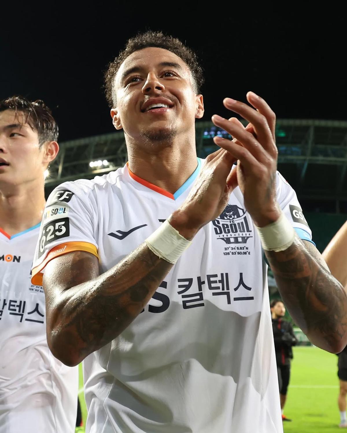 Jesse Lingard și-a uimit fanii cu noul look! De câte ori trebuie să se tundă în Coreea de Sud