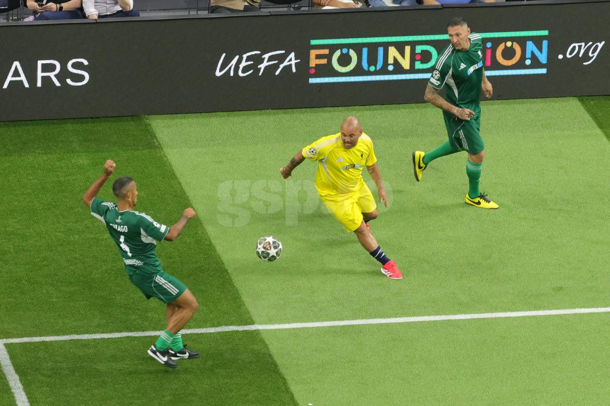 35 de Champions League pe teren la Munchen! Imagini colosale cu „grăsuții": de la Roberto Carlos la Mendieta sau Ribery
