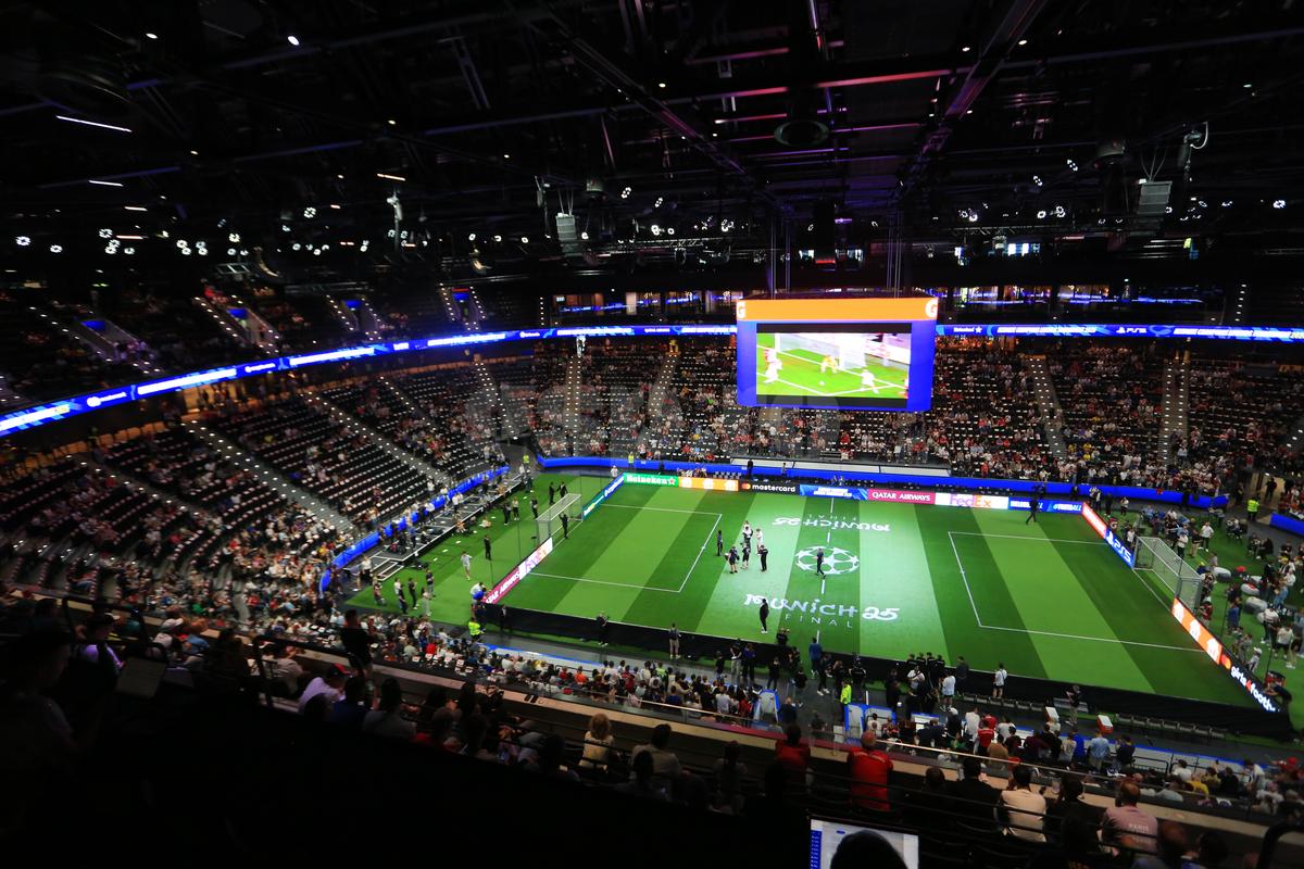 35 de Champions League pe teren la Munchen! Imagini colosale cu „grăsuții": de la Roberto Carlos la Mendieta sau Ribery