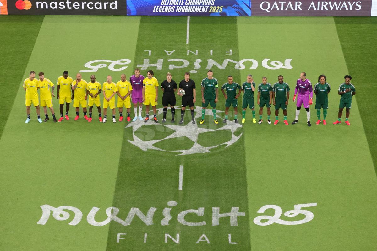 35 de Champions League pe teren la Munchen! Imagini colosale cu „grăsuții": de la Roberto Carlos la Mendieta sau Ribery