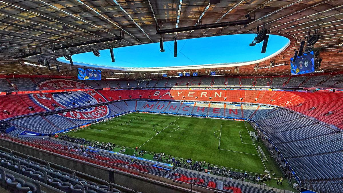 Cârnați și covrigi bavarezi, dar bere fără alcool! Reguli extrem de stricte pe stadionul unde se joacă finala Champions League, locul unde România a scris istorie la Euro
