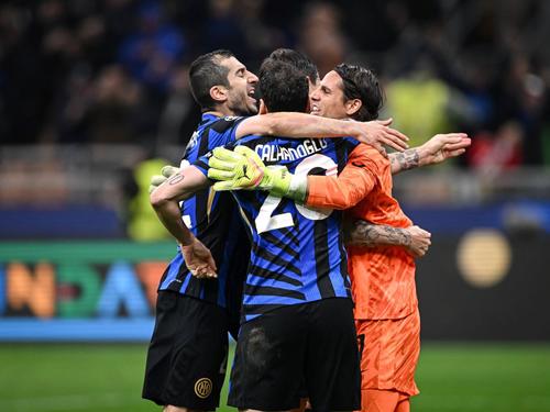 Henrik Mkhitaryan, bucurându-se împreună cu Hakan Calhanoglu și Yann Sommer, după calificarea cu Inter în finala Champions League / Foto: Imago