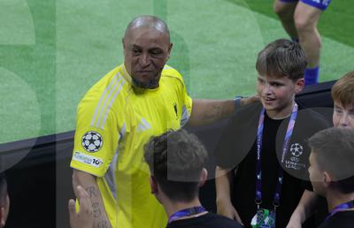 35 de Champions League pe teren la Munchen! Imagini colosale cu „grăsuții": de la Roberto Carlos la Mendieta sau Ribery
