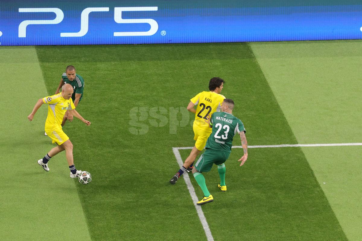 35 de Champions League pe teren la Munchen! Imagini colosale cu „grăsuții": de la Roberto Carlos la Mendieta sau Ribery