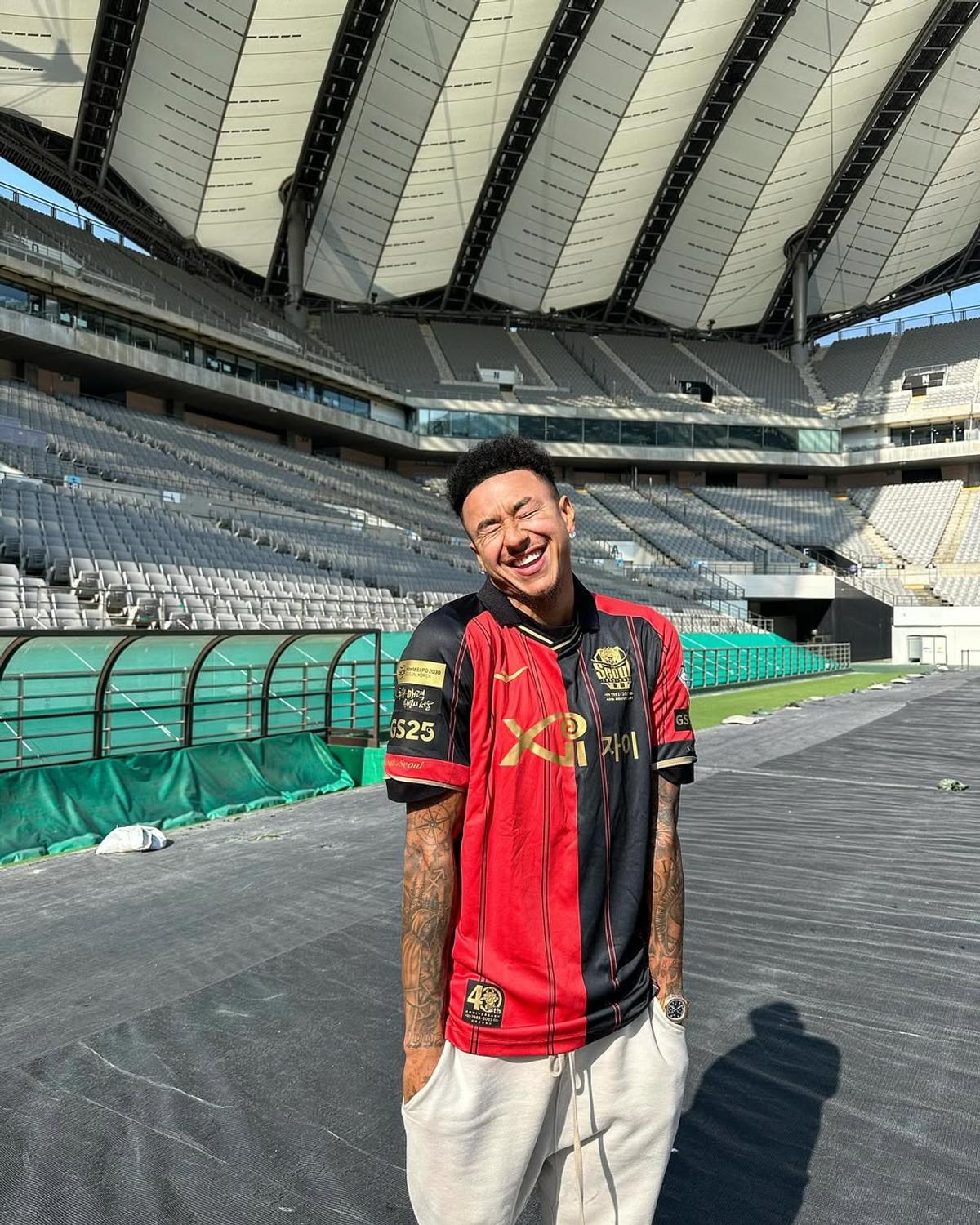 Jesse Lingard și-a uimit fanii cu noul look! De câte ori trebuie să se tundă în Coreea de Sud