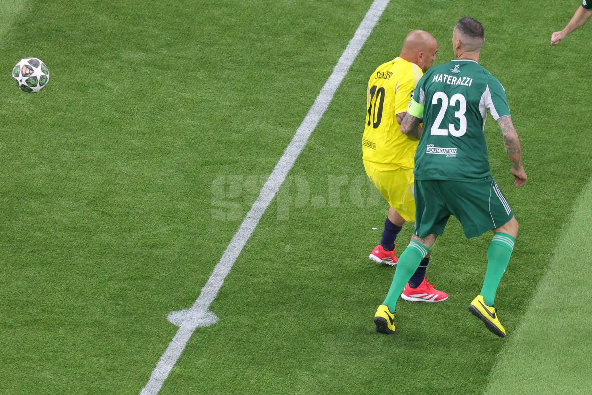 35 de Champions League pe teren la Munchen! Imagini colosale cu „grăsuții": de la Roberto Carlos la Mendieta sau Ribery