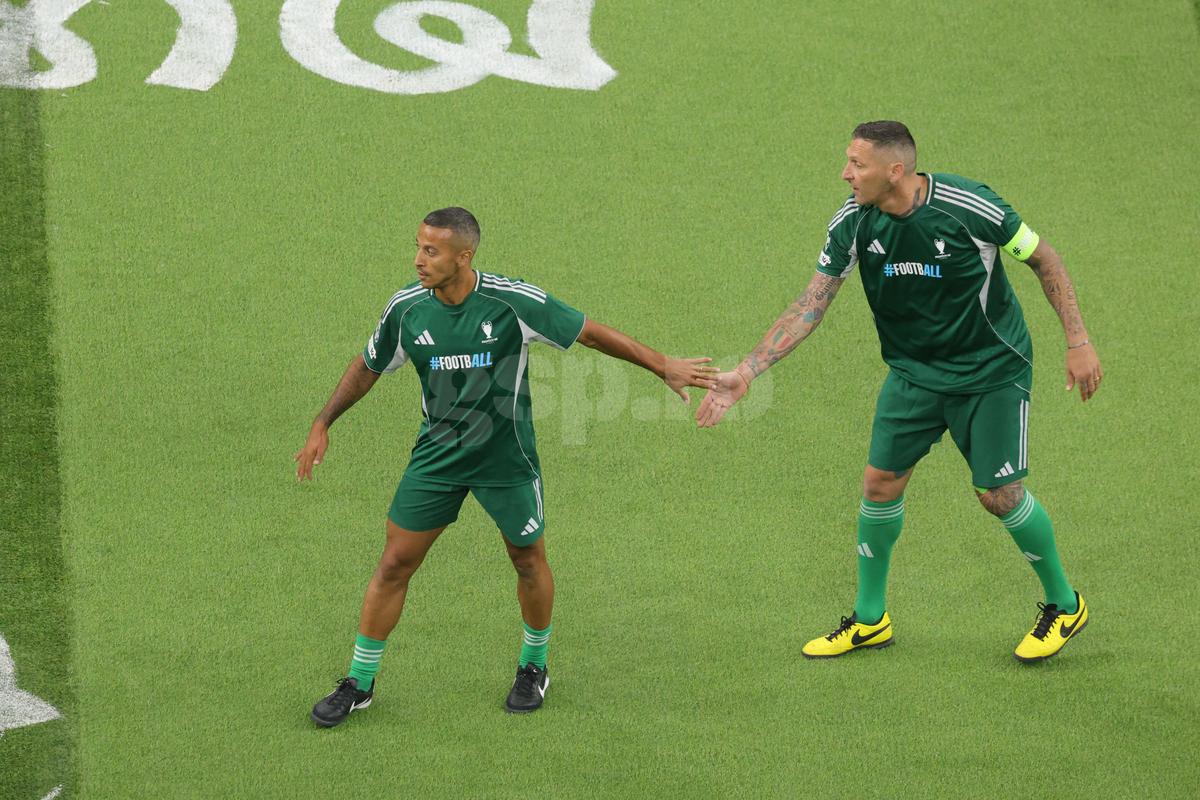 35 de Champions League pe teren la Munchen! Imagini colosale cu „grăsuții": de la Roberto Carlos la Mendieta sau Ribery