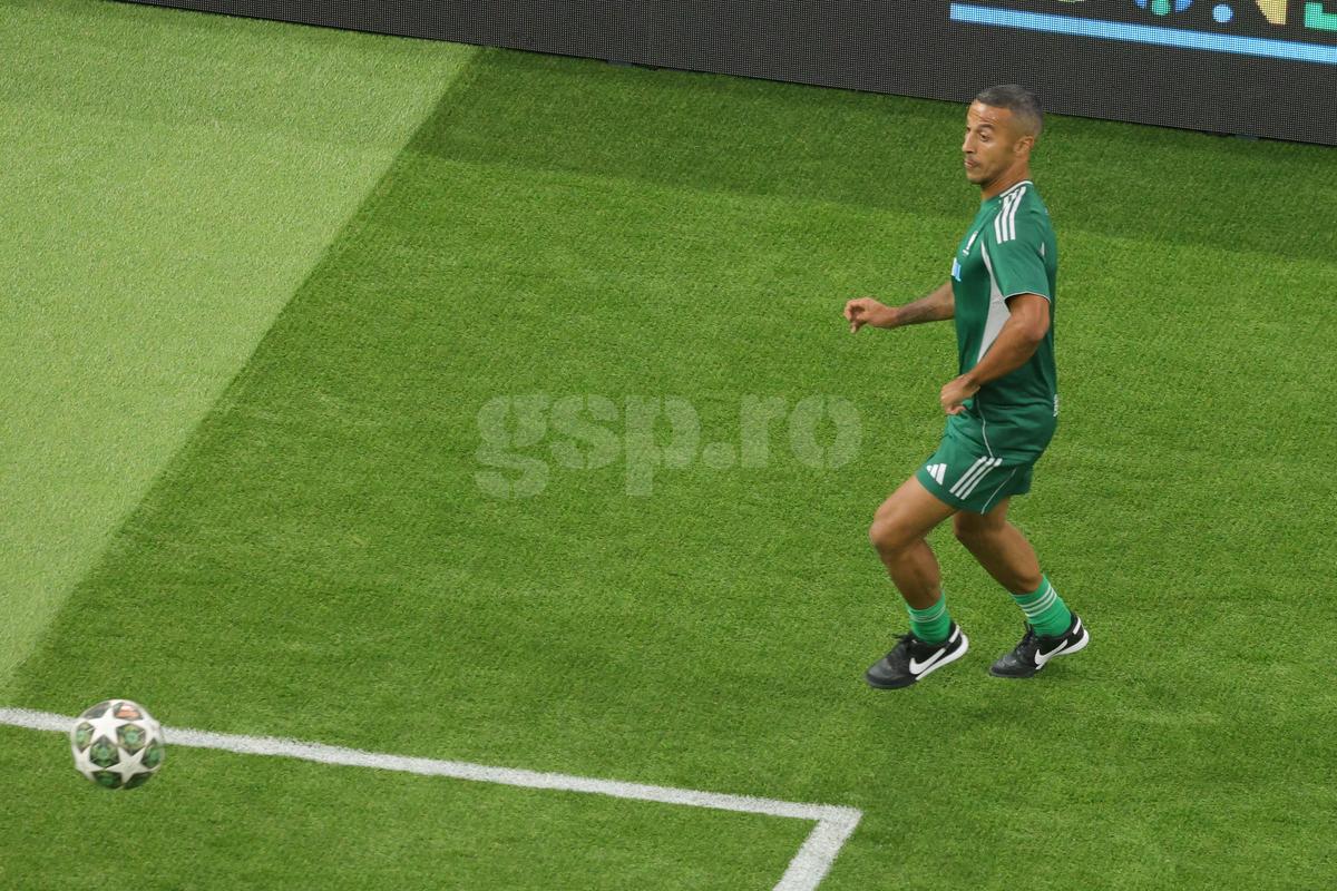 35 de Champions League pe teren la Munchen! Imagini colosale cu „grăsuții": de la Roberto Carlos la Mendieta sau Ribery