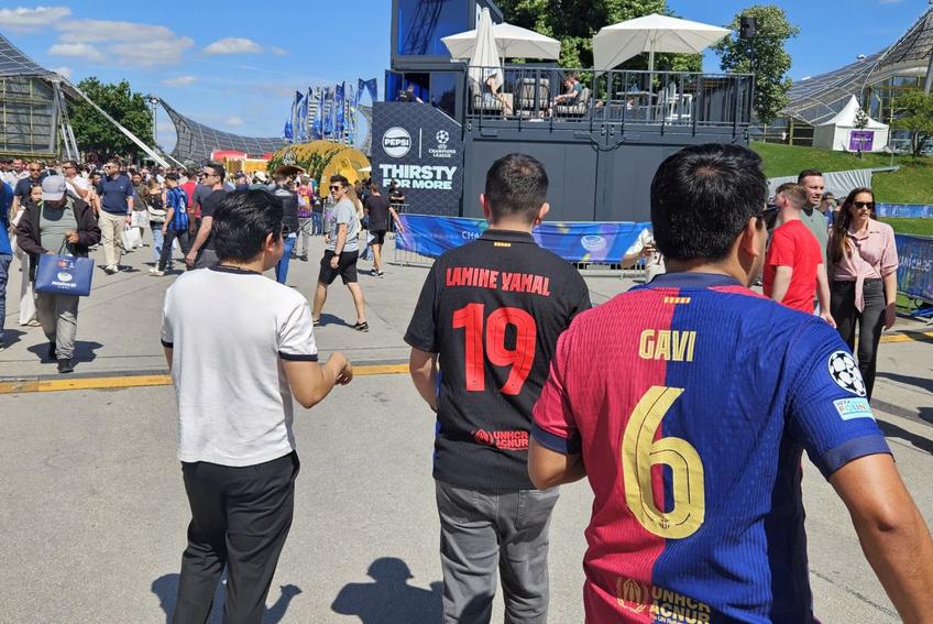 Țeapă! Finala blaugrana care n-a fost: sute de fani ai Barcelonei sunt la finala Ligii Campionilor