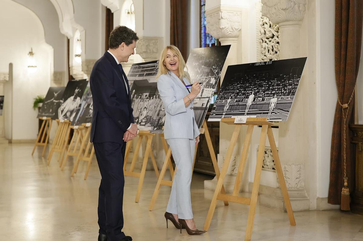 Nadia Comăneci, decorată cu Ordinul Naţional „Steaua României" în grad de Mare Cruce