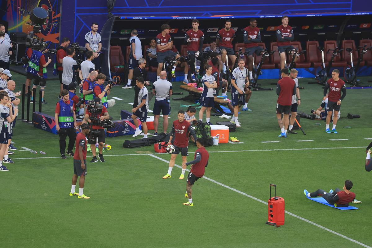 Imagini de la antrenamentul oficial al lui Arsenal
