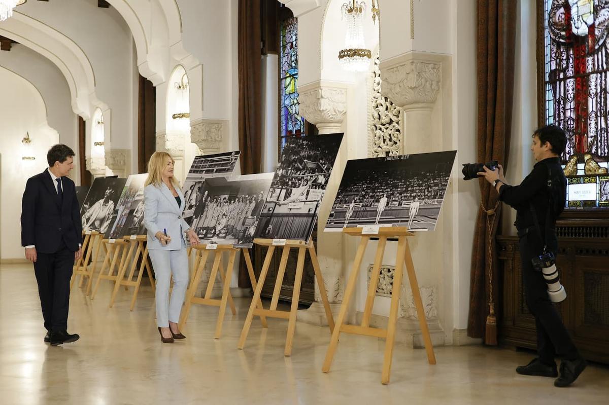 Nadia Comăneci, decorată cu Ordinul Naţional „Steaua României" în grad de Mare Cruce