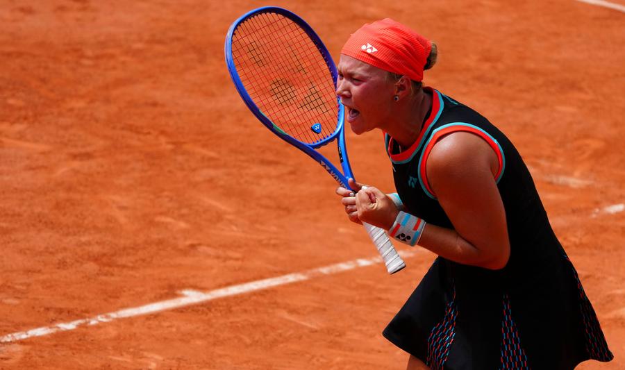 Diana Shnaider s-a calificat în „optimi” la Roland Garros/Foto: Imago Images Duelul dintre Diana Shnaider și Oleksandra Oliynykova a continuat după meci » Rusoaica s-a apărat cu ironii, iar ucraineanca și-a continuat criticile