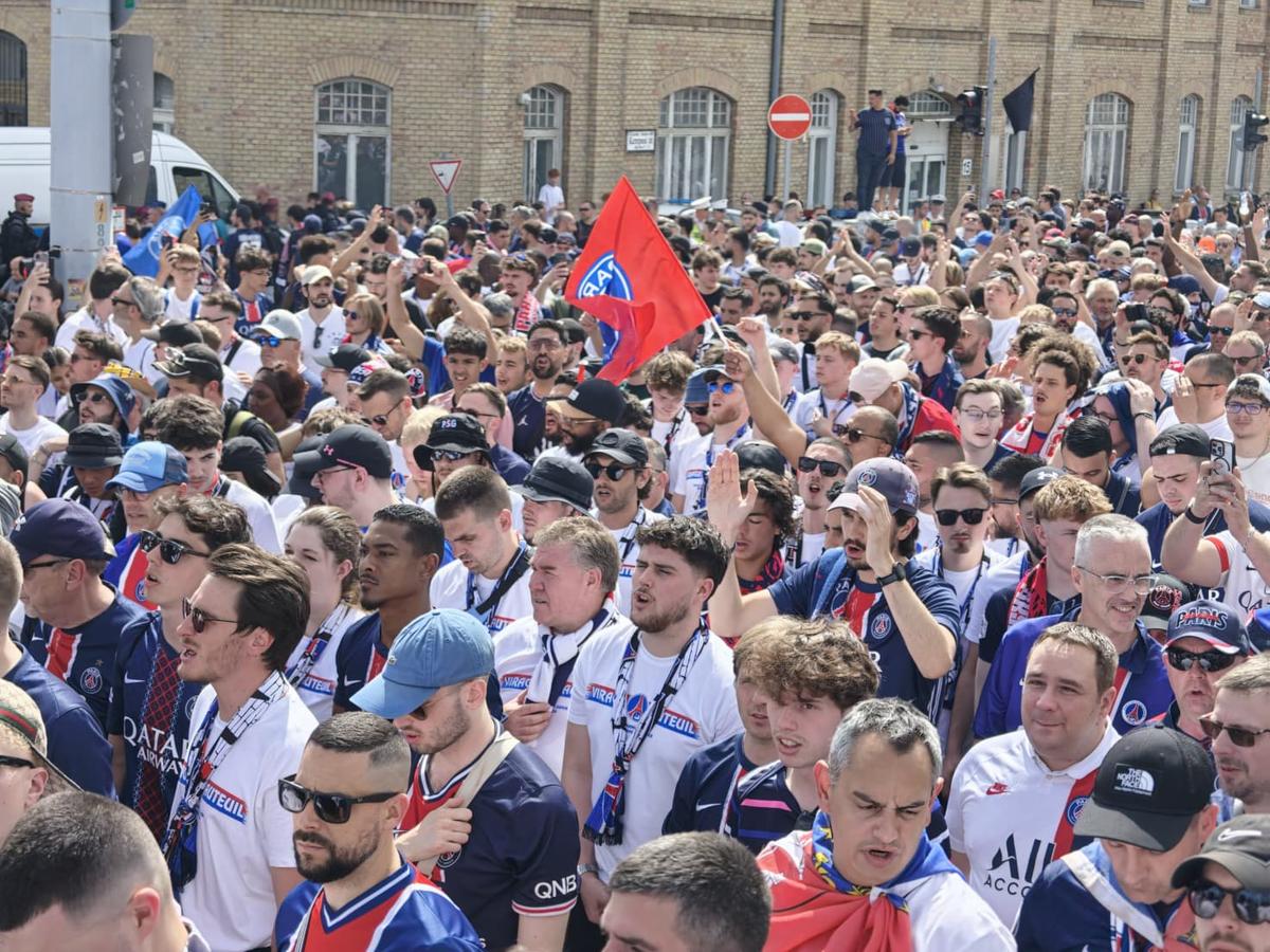 PSG - Arsenal, fanii celor două echipe fac spectacol înaintea finalei UCL 2026