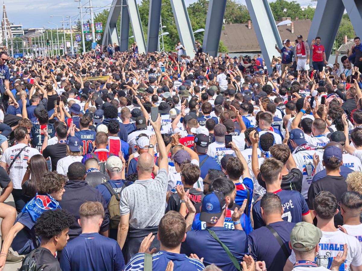 PSG - Arsenal, fanii celor două echipe fac spectacol înaintea finalei UCL 2026