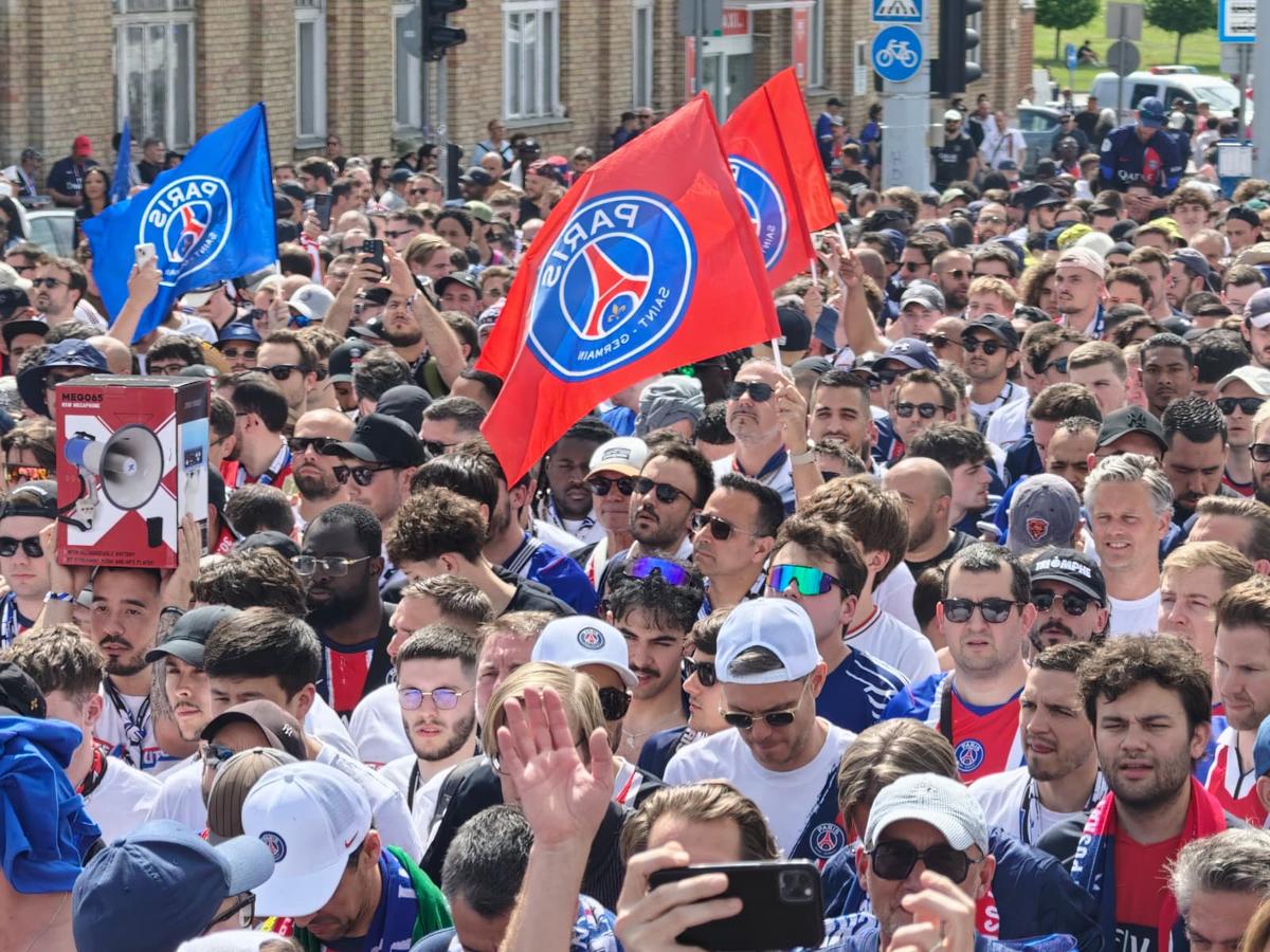 PSG - Arsenal, fanii celor două echipe fac spectacol înaintea finalei UCL 2026