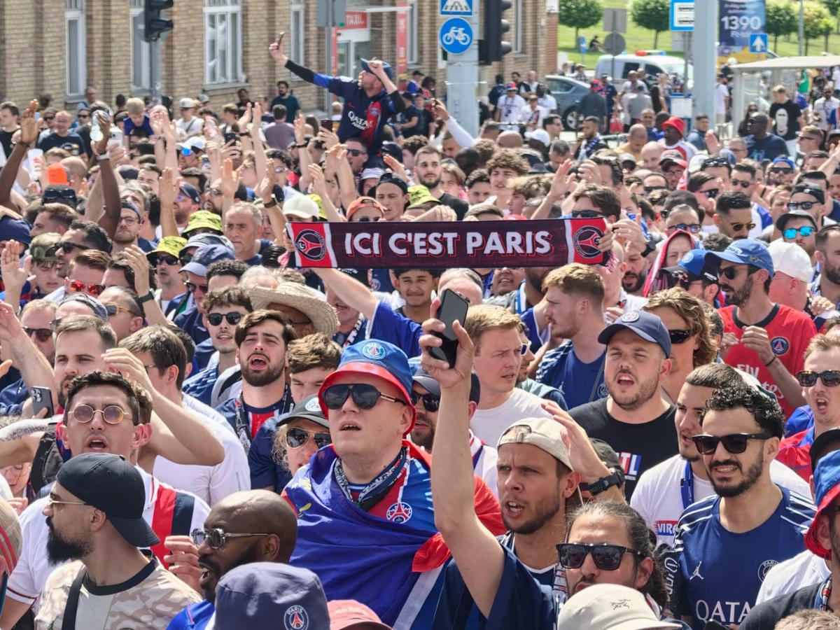 PSG - Arsenal, fanii celor două echipe fac spectacol înaintea finalei UCL 2026