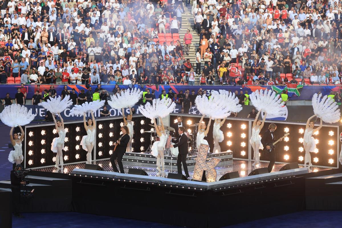 Spectacol grandios înainte de PSG – Arsenal » Rockerii de la „The Killers”, show total la Budapesta