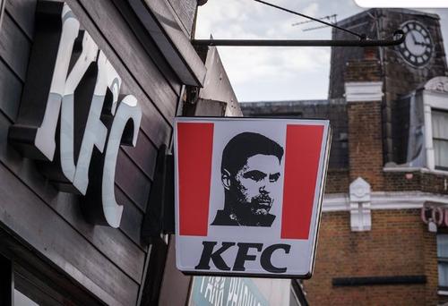 Imaginea lui Mikel Arteta, managerul lui Arsenal, a înlocuit-o pe cea a Colonelului Sanders, creatorul faimosului KFC / Foto: Instagram