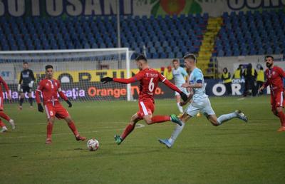 Fotbalist din play-off-ul Ligii 1 depistat pozitiv cu COVID-19 la ultimul test: „A fost declanșată ancheta epidemiologică”
