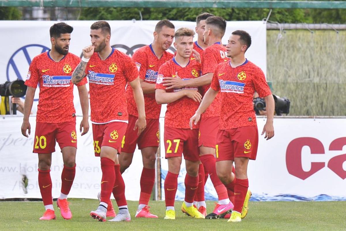 FCSB. Gigi Becali s-a întors cu un nou atac asupra jucătorului său: „La 62 de ani, joc mai bine decât el”