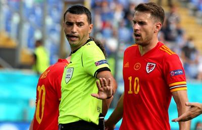 Ovidiu Hațegan, rezervă la „sfertul” Elveția - Spania! Euro 2020 s-a terminat și pentru el, și pentru Kovacs!