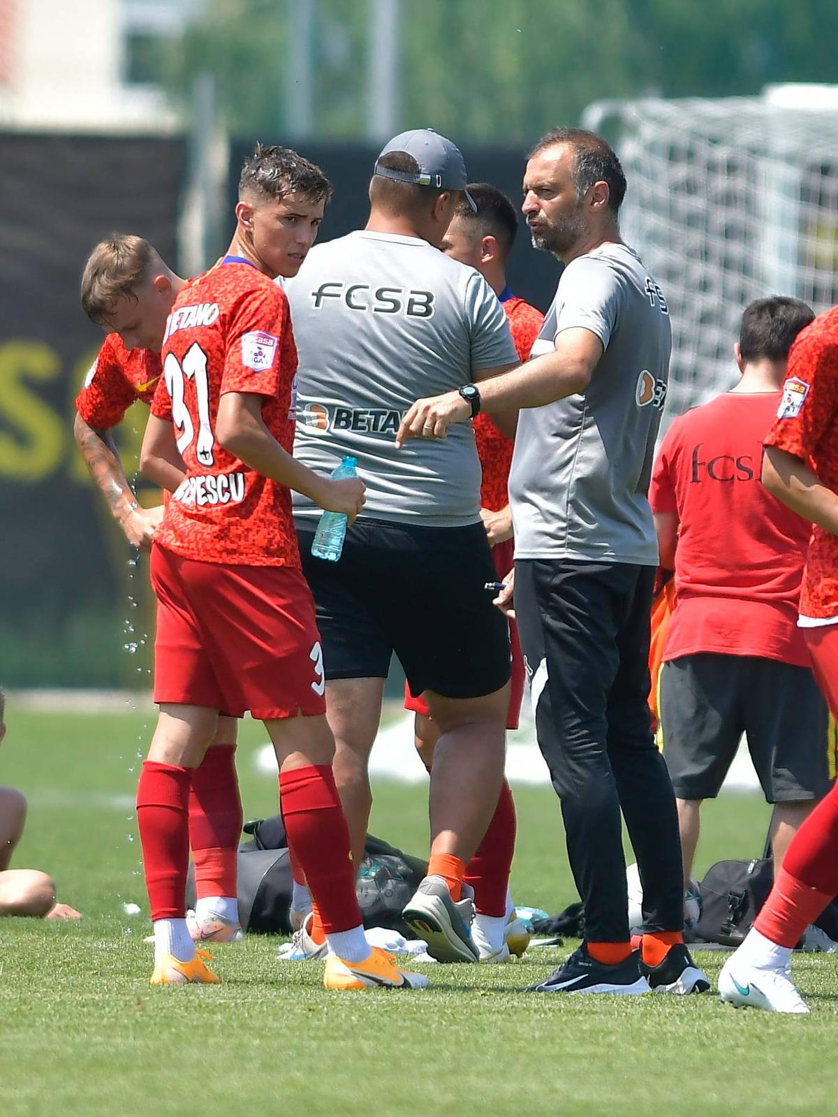 Toropiți de zgârcenie: cum a făcut Becali o economie de 100.000 de euro pe cheltuiala jucătorilor de la FCSB