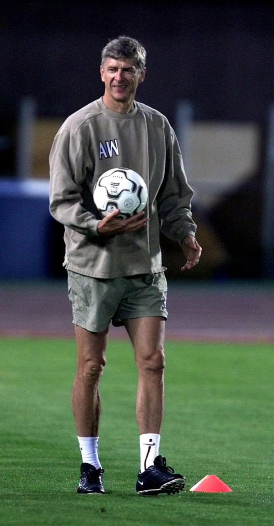 Viaţa în alb şi roşu a lui Arsene Wenger » Povești din autobiografia francezului