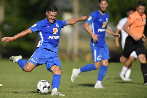 Gabi Torje, în tricoul Farului la amicalul cu CS Mioveni
Foto: Imago